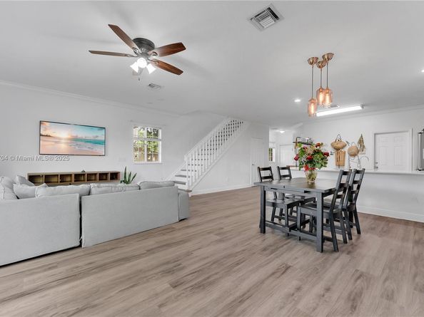 8080 NW 27th St, Sunrise FL 33322