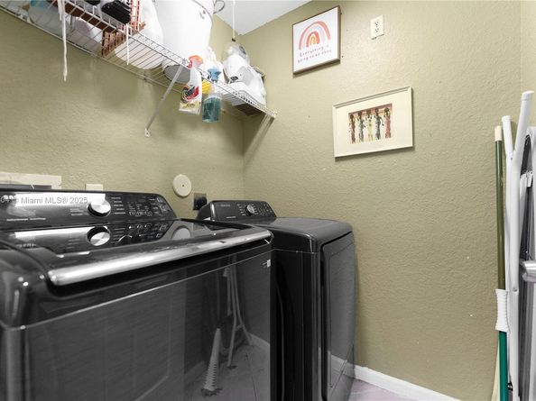8080 NW 27th St, Sunrise FL 33322
