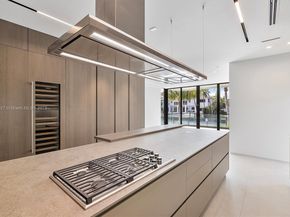 960 Mariner Dr, Key Biscayne FL 33149