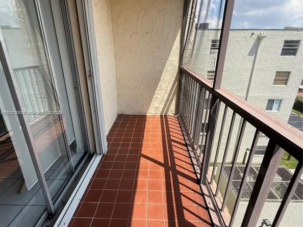 14250 SW 62nd 524, Miami FL 33183