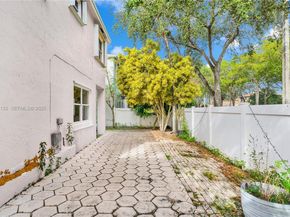 11910 NW 12th St, Pembroke Pines FL 33026