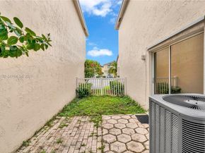 11910 NW 12th St, Pembroke Pines FL 33026