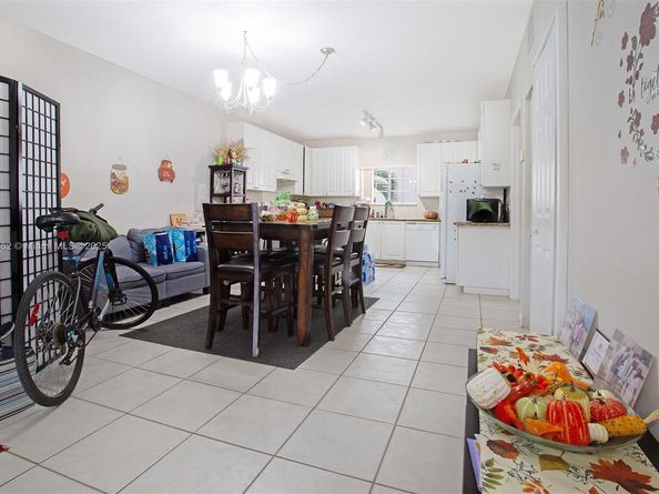 911 Hillcrest Ct 7, Hollywood FL 33021