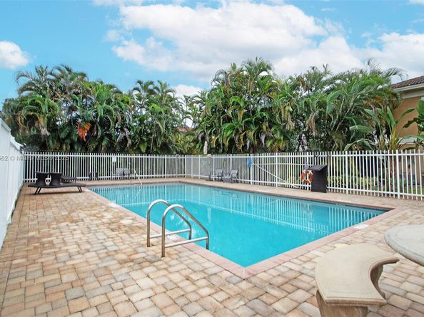 911 Hillcrest Ct 7, Hollywood FL 33021