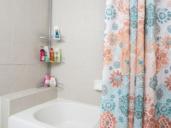 911 Hillcrest Ct 7, Hollywood FL 33021