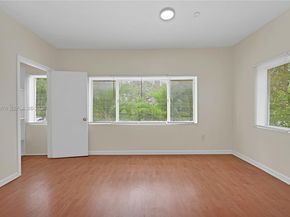 109 NW 6th Ave 8, Miami FL 33128