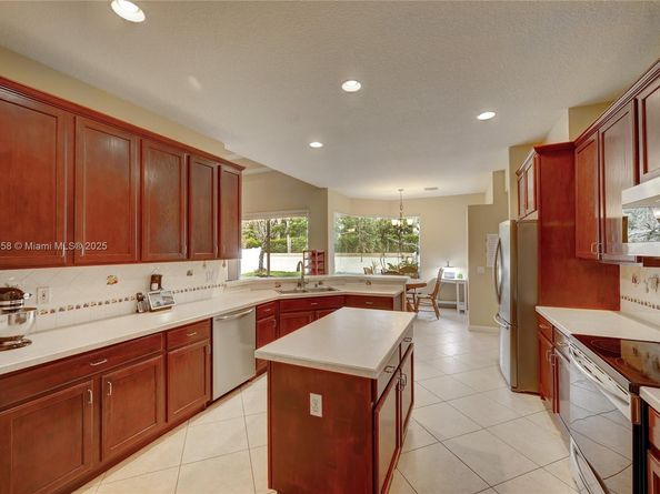 7062 Brunswick Cir, Boynton Beach FL 33472