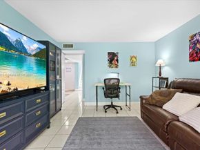 9450 Live Oak Pl 109, Davie FL 33324