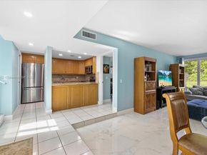 9450 Live Oak Pl 109, Davie FL 33324