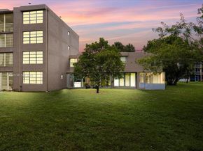 9450 Live Oak Pl 109, Davie FL 33324