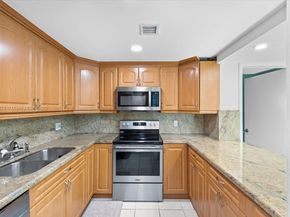 9450 Live Oak Pl 109, Davie FL 33324