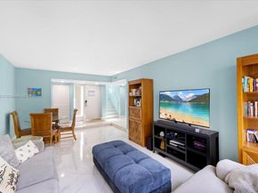 9450 Live Oak Pl 109, Davie FL 33324
