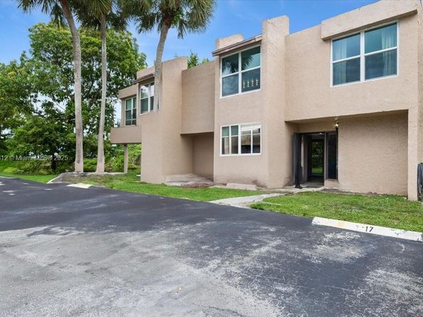 9450 Live Oak Pl 109, Davie FL 33324