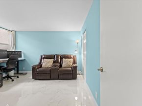 9450 Live Oak Pl 109, Davie FL 33324