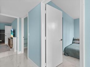 9450 Live Oak Pl 109, Davie FL 33324