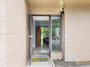 9450 Live Oak Pl 109, Davie FL 33324