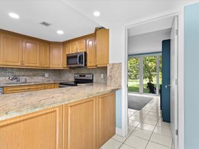 9450 Live Oak Pl 109, Davie FL 33324