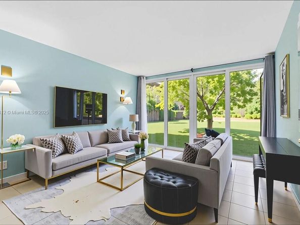 9450 Live Oak Pl 109, Davie FL 33324