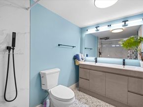 9450 Live Oak Pl 109, Davie FL 33324