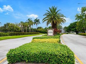 9450 Live Oak Pl 109, Davie FL 33324