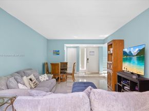 9450 Live Oak Pl 109, Davie FL 33324