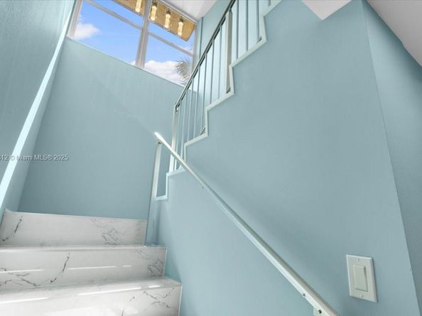 9450 Live Oak Pl 109, Davie FL 33324