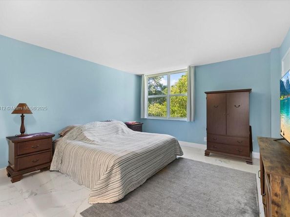9450 Live Oak Pl 109, Davie FL 33324
