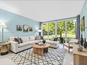 9450 Live Oak Pl 109, Davie FL 33324