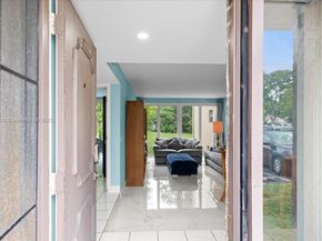 9450 Live Oak Pl 109, Davie FL 33324