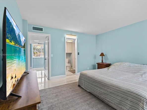 9450 Live Oak Pl 109, Davie FL 33324