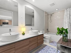 121 NE 34th St 2003, Miami FL 33137