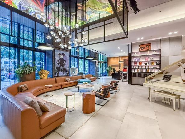 121 NE 34th St 2003, Miami FL 33137