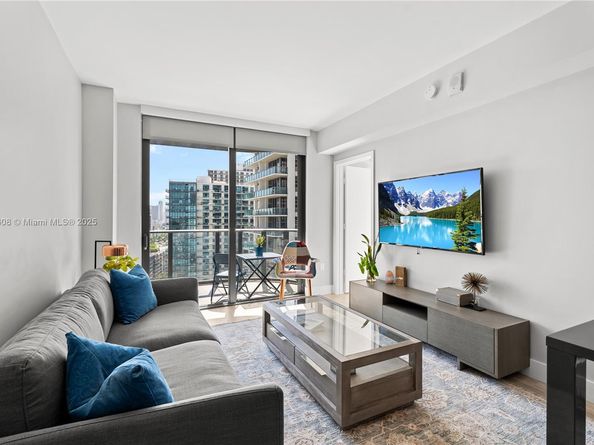 121 NE 34th St 2003, Miami FL 33137