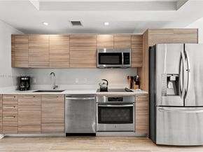 121 NE 34th St 2003, Miami FL 33137