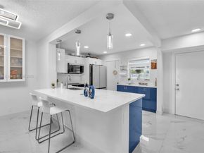 205 SE 11th Ter 101, Dania Beach FL 33004