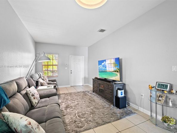 22424 SW 89th Path, Cutler Bay FL 33190