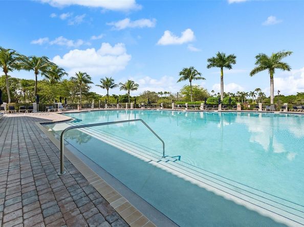 22424 SW 89th Path, Cutler Bay FL 33190