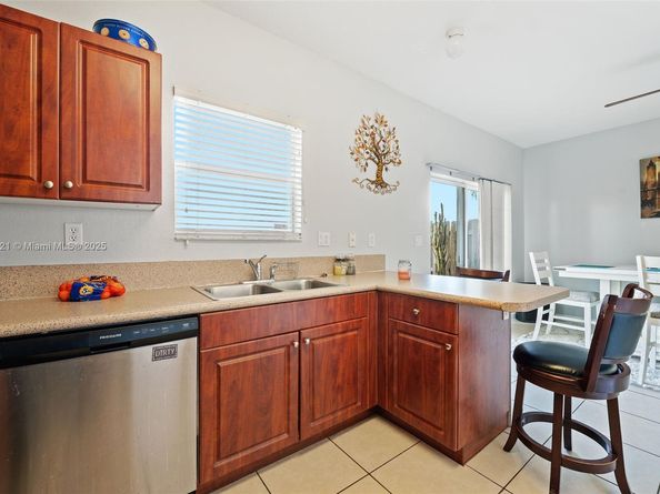 22424 SW 89th Path, Cutler Bay FL 33190