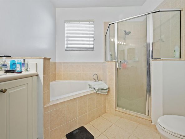 22424 SW 89th Path, Cutler Bay FL 33190