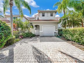 1120 Cliffrose St, Hollywood FL 33019