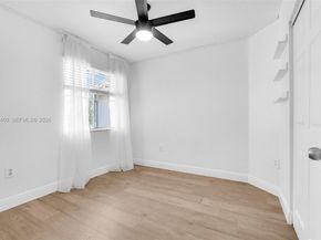 1120 Cliffrose St, Hollywood FL 33019