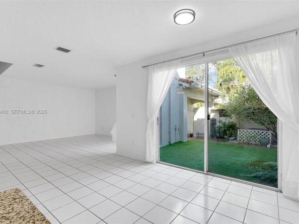 1120 Cliffrose St, Hollywood FL 33019