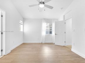 1120 Cliffrose St, Hollywood FL 33019