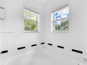 1120 Cliffrose St, Hollywood FL 33019