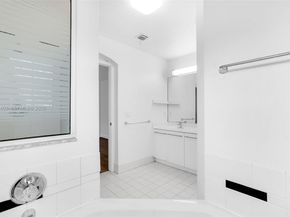 1120 Cliffrose St, Hollywood FL 33019