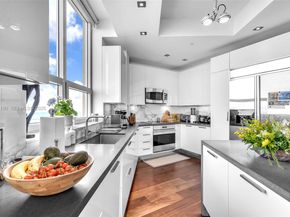 848 Brickell Key Dr LPH4401, Miami FL 33131