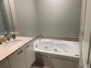 21200 Point Pl 504, Aventura FL 33180