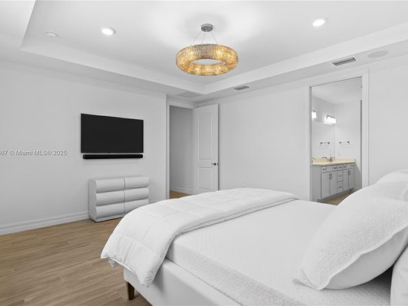 2715 Primrose Pl, Oakland Park FL 33309