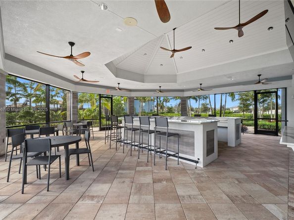 2715 Primrose Pl, Oakland Park FL 33309