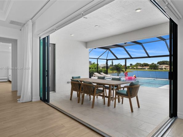 2715 Primrose Pl, Oakland Park FL 33309